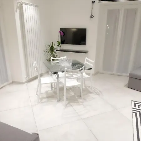 A Stone's Throw From The Center Villa *
